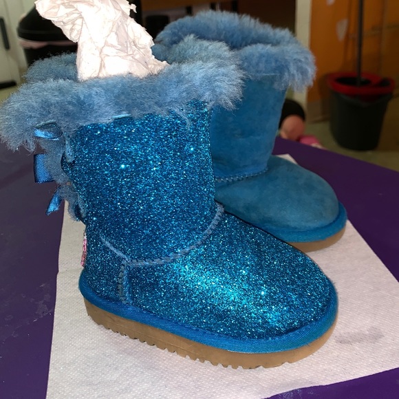 Uggs Toddler size 6